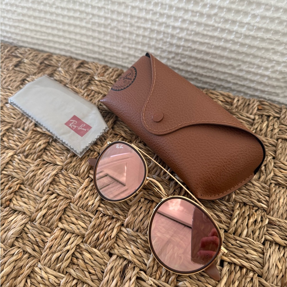 Gold brown Ray Bans